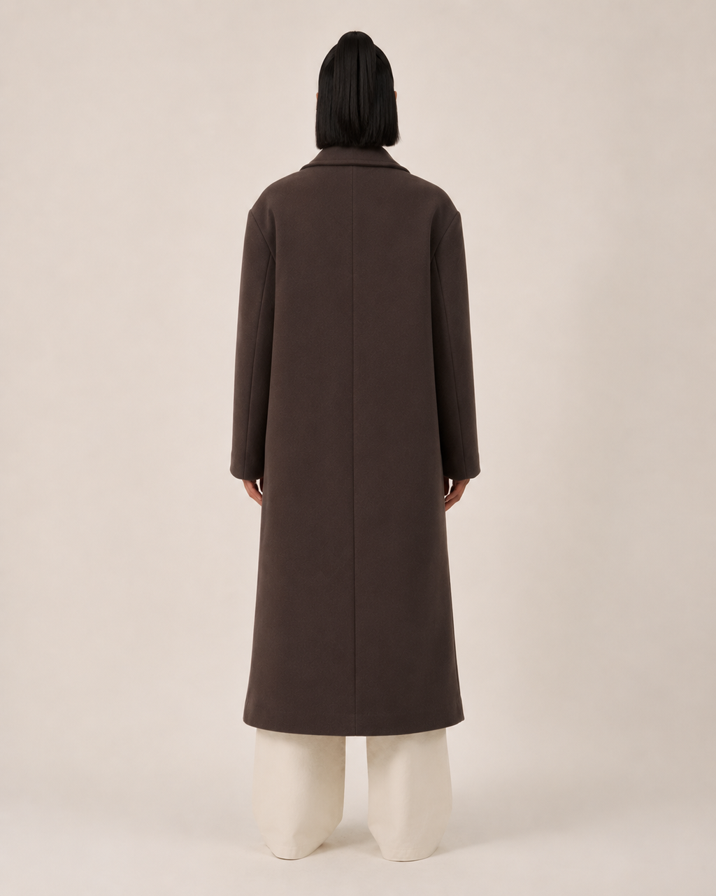 Henrielle - Bruine oversized dames manteljas met reverskraag en knoopsluiting
