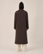 Henrielle - Bruine oversized dames manteljas met reverskraag en knoopsluiting