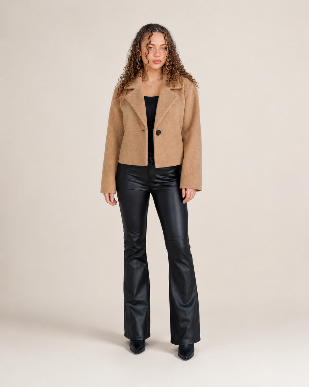 Inez - Korte wollen dames jas met kraag
