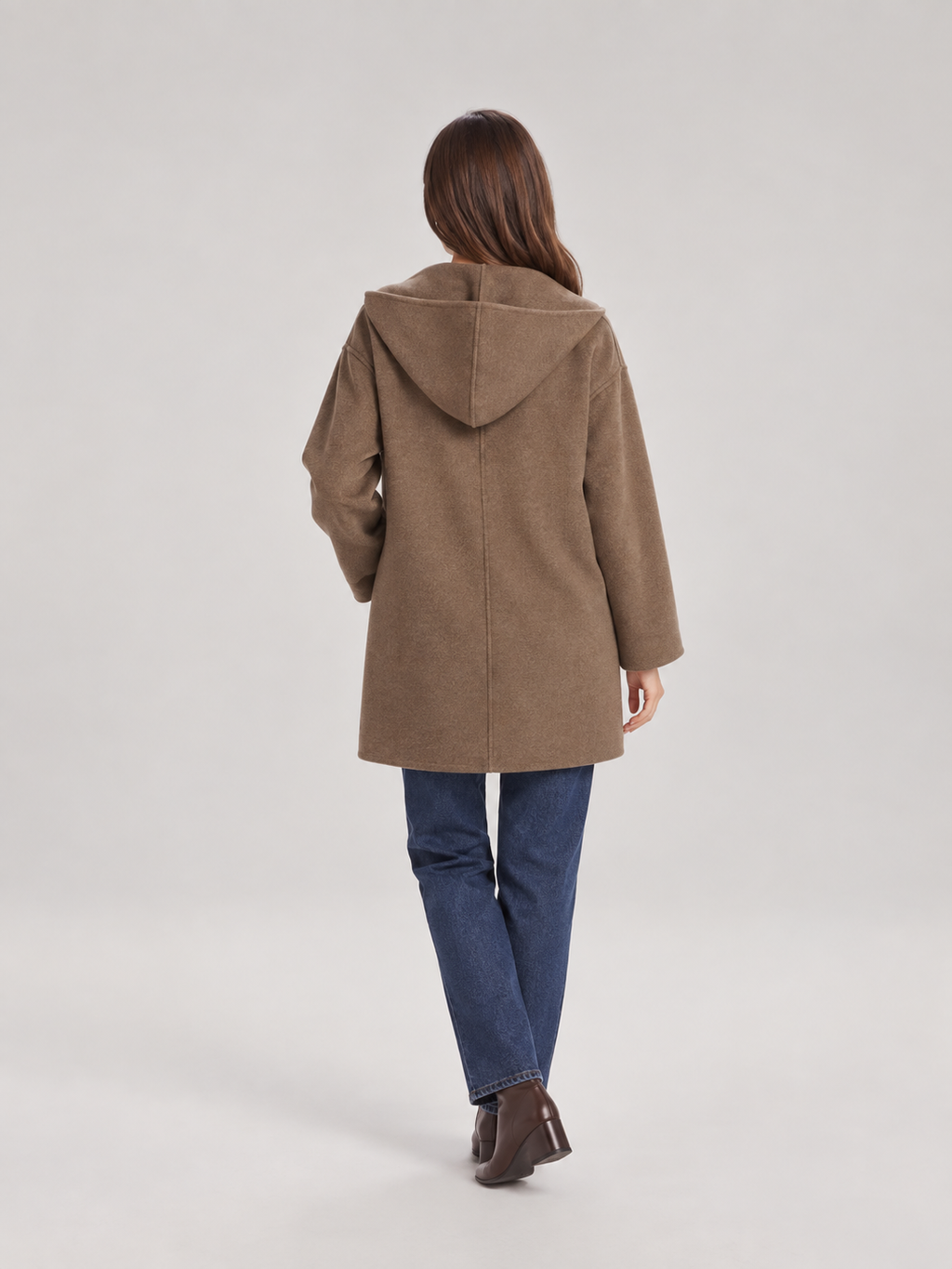 Julia - Oversized dames jas met capuchon en knoopsluiting