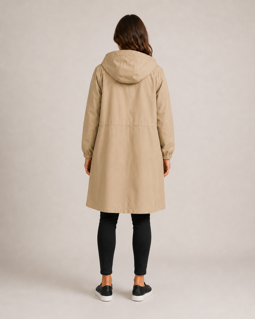 Hannelore - Lange regenjas met capuchon, knopensluiting en elastische manchetten