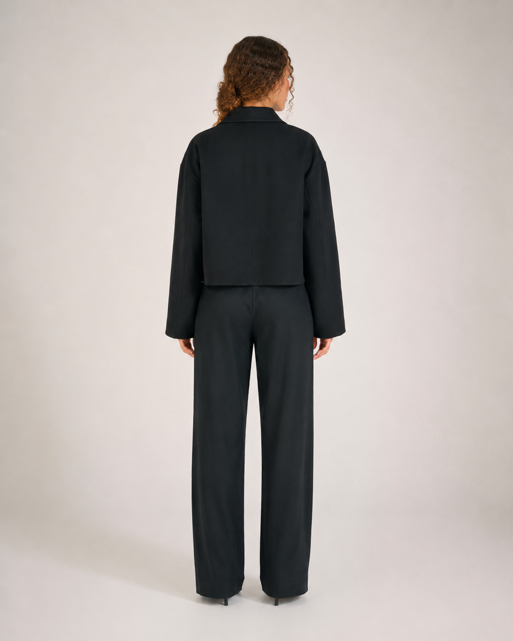 Inez - Korte wollen dames jas met kraag