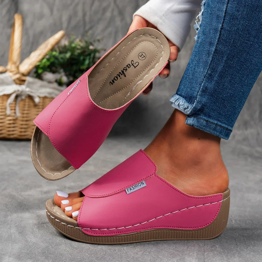 MIA - SLIP ON PLATFORM SANDALEN