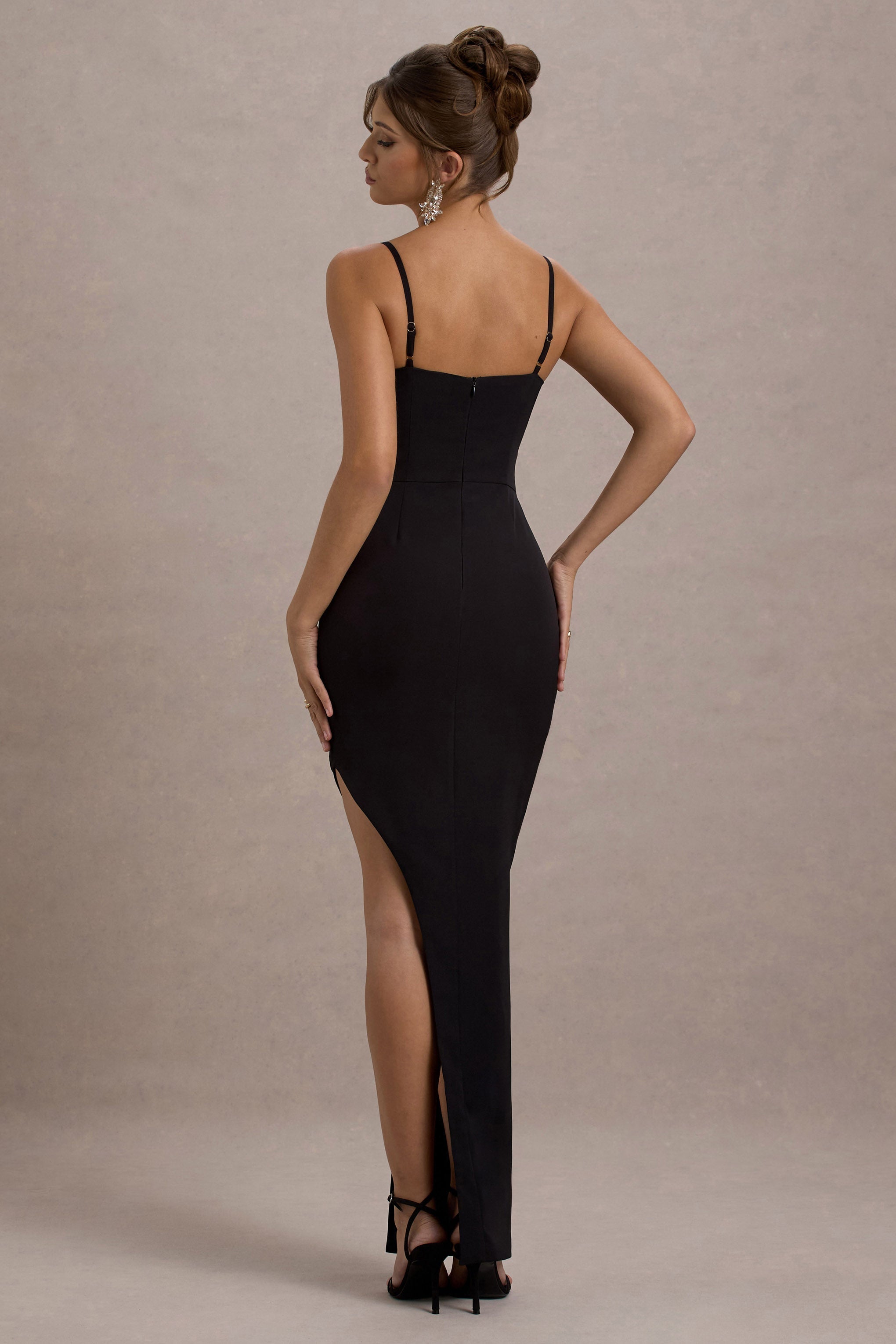 Ignacia | Zwarte Asymmetrische Maxi Jurk Met Pailletten Versierde Detail