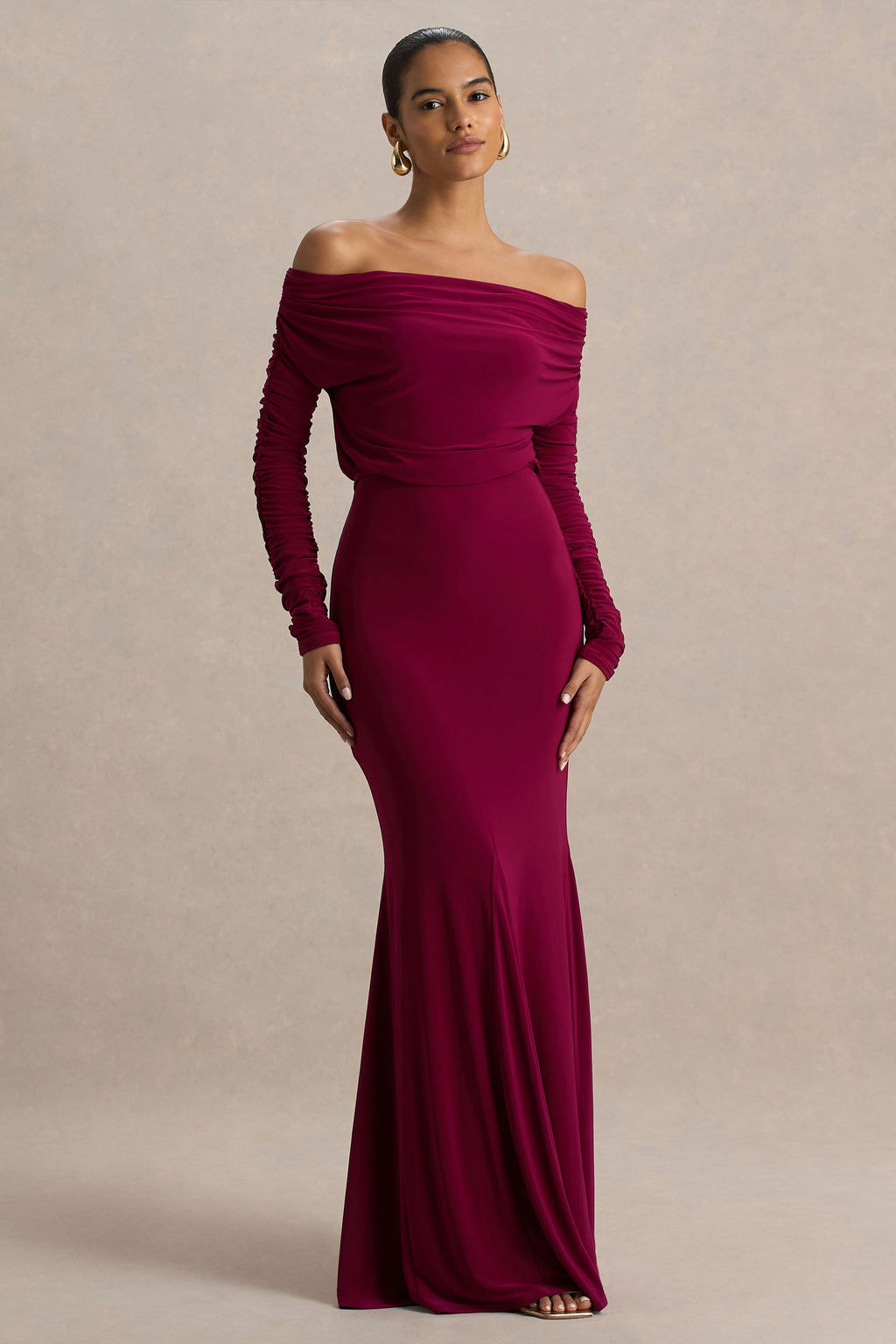 Cilla | Bordeaux Bardot Nek Maxi Jurk Met Gerimpeld Details